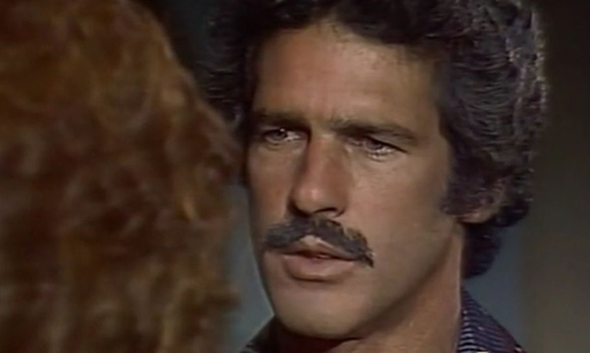 Pese a que pensaba a hacerle pagar todo, Antonio se llega a enamorar de Raquel tras descubrir todo. (Foto: Televisa)