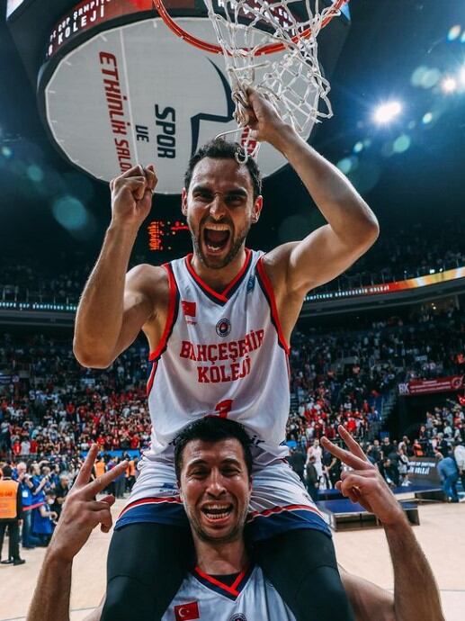 Kartal Özmızrak es uno de los jugadores más destacados en el baloncesto. (Foto: Kartal Özmızrak / Instagram)
