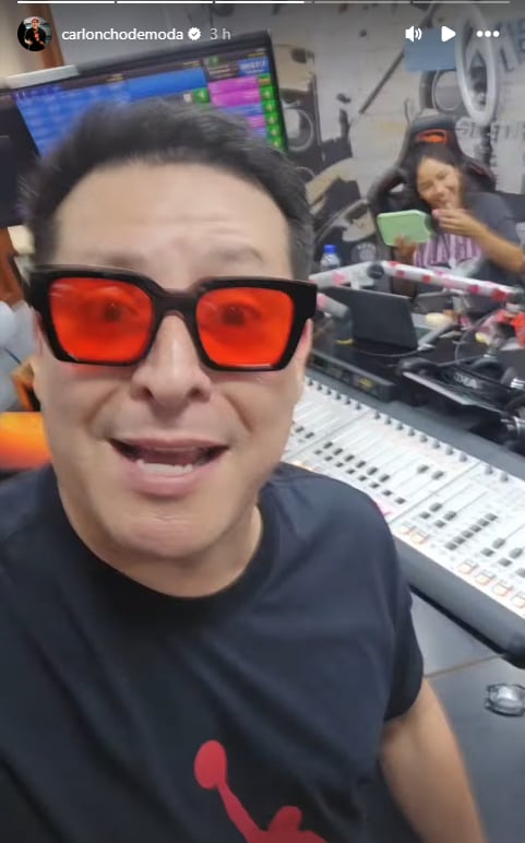 Carloncho muestra buena relación con Roxana Molina.