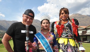 ‘Brad Pizza’ inauguró hotel en Cusco con desfile andino