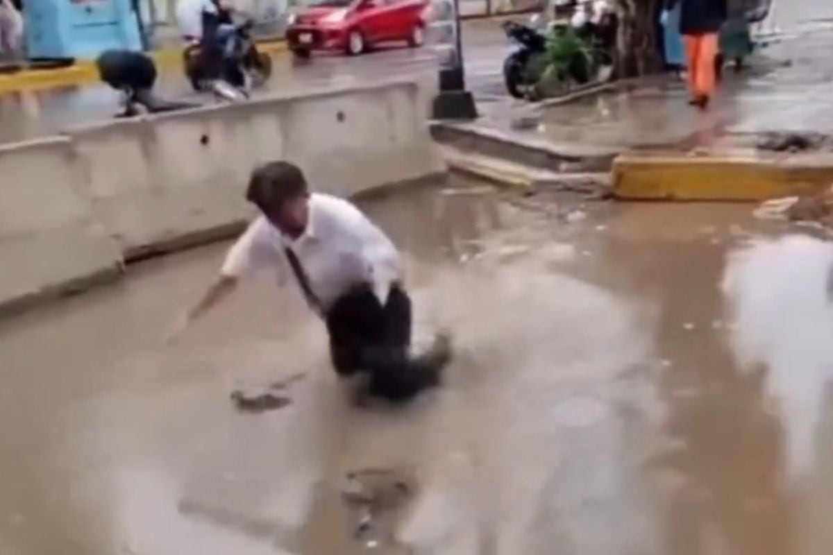 Adultos mayores fueron los más afectados con lluvia qiue duró más de cinco horas (Foto @MarcoAn4255)