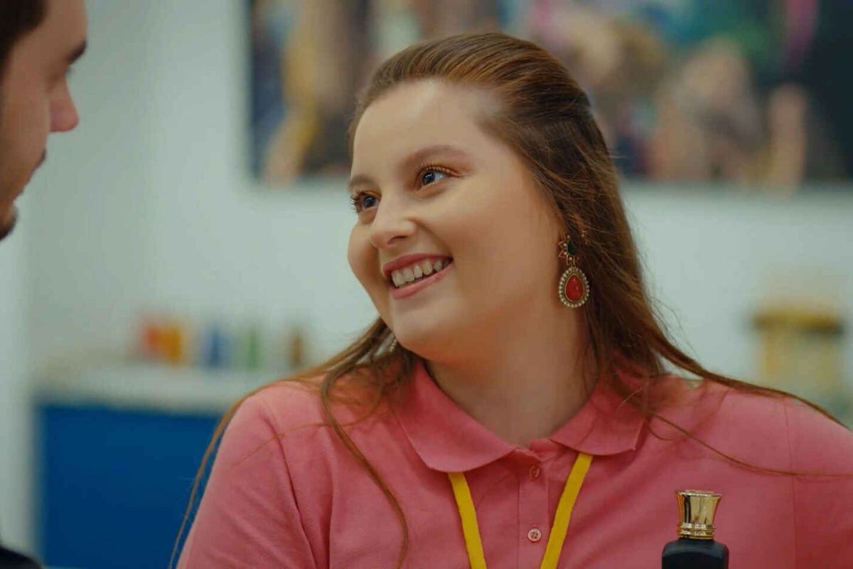 Elçin Afacan, la actriz que da vida a ‘Melo’, nació el 22 de enero de 1991 en Estambul, actualmente tiene 30 años (Foto: MF Yapım)