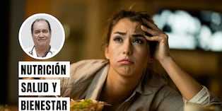 El hambre nocturna suele ocurrir por comer poco durante el día, acumular estrés o ansiedad, o cambios hormonales debido a la falta de sueño. Foto: composición/Istock