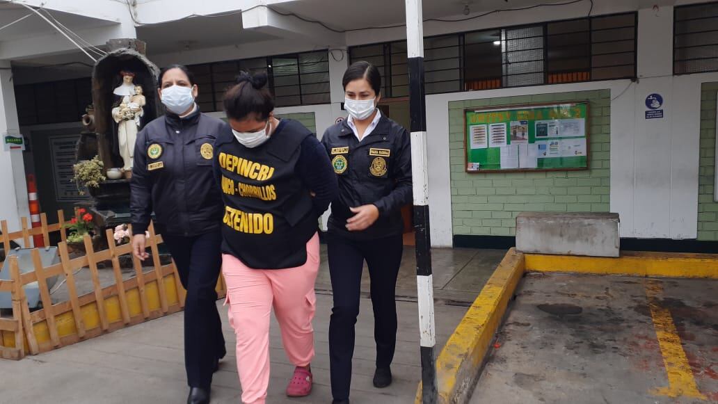 Tres raqueteros miembros de la banda ‘Los Venecos de Olaya’, que alquilan una moto lineal y arma para herir a sus víctimas y luego robarles, fueron atrapados. Ellos primero rezaban a 'santos malandros' antes de salir a asaltar a mano armada. (foto: Mónica Rochabrum)
