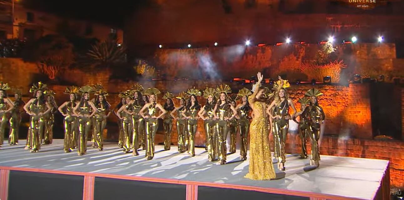 Así inició el Miss Perú con Tatiana Calmell al frente de la presentación.