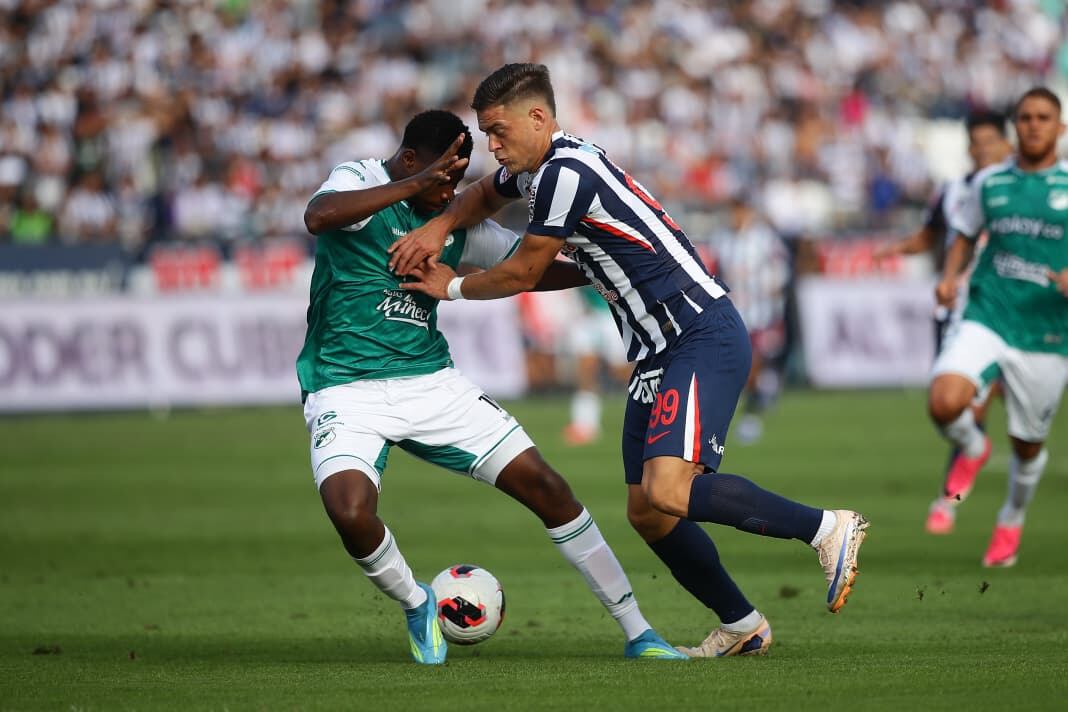 Alianza Lima frente a Deportivo Cali, dos de los equipos más populares del fútbol sudamericano. (Foto: Jesús Saucedo / @photo.gec)