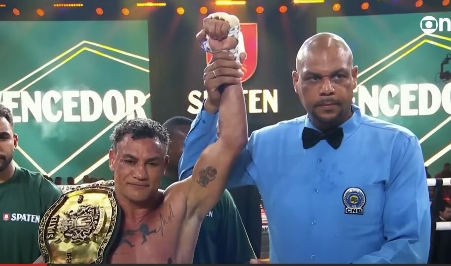 Popo Freitas se llevó la victoria sobre Wanderlei Silva y acusó una serie de golpes ilegales. (Foto: Captura G1)