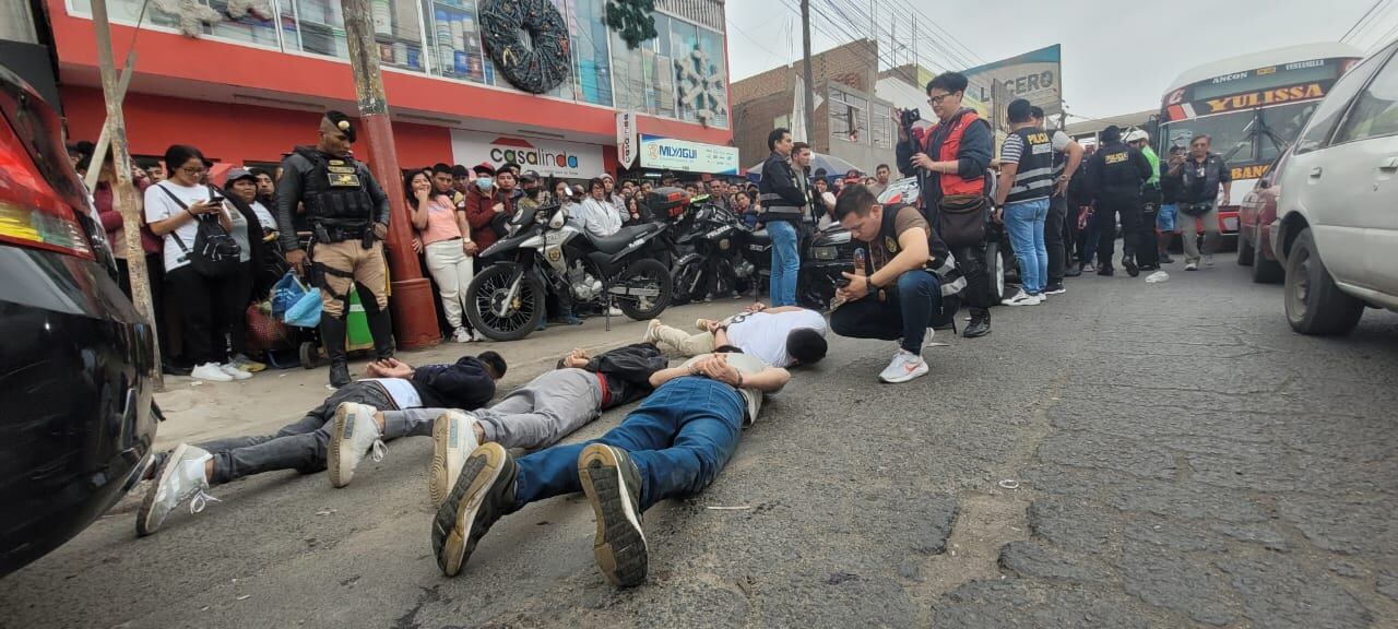 Agentes del Escuadrón de Emergencia Norte capturó a la banda en Puente Piedra.