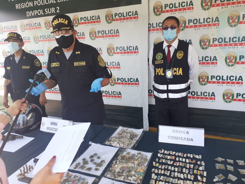Los venezolanos Winder Michael Escalante Lango (25), ‘Gordo’, y Yonaiker Gabriel García Villegas (22), ‘Yonaiker’, de la banda ‘Los venecos de Buenos Aires’, fueron detenidos por la policía por ser autores de más de cinco asaltos a mano armada.