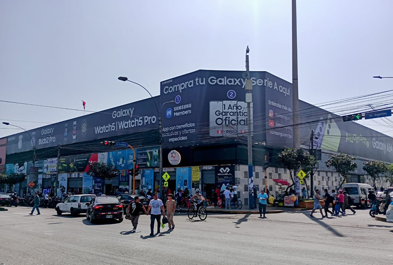 Varios stands en galería 'Las Malvinas' también serán rematados.