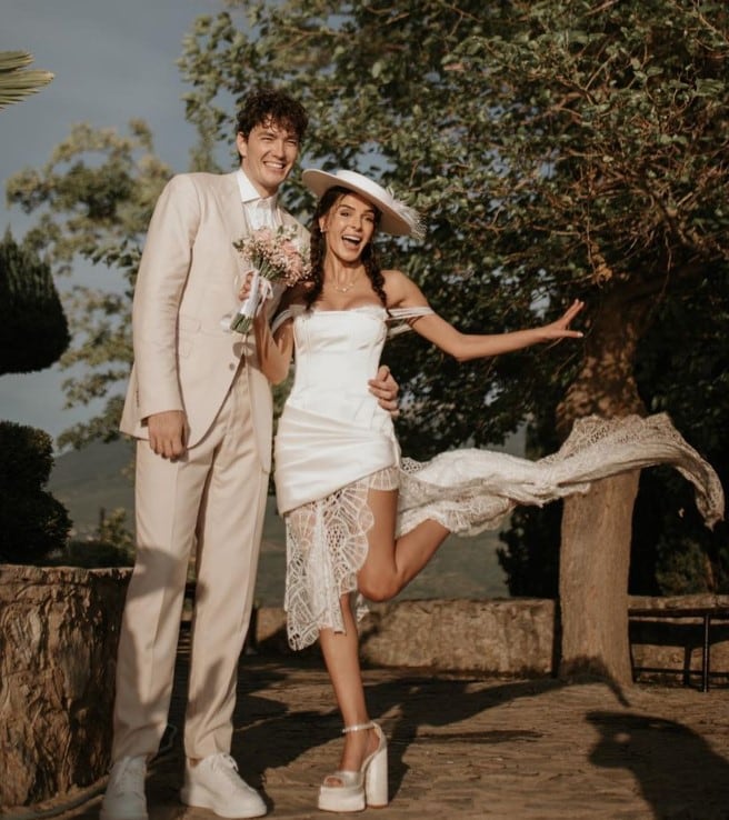 Ebru Şahin junto a Cedi Osman en la sesión de fotos de su boda (Foto: Ebru Şahin/Instagram)
