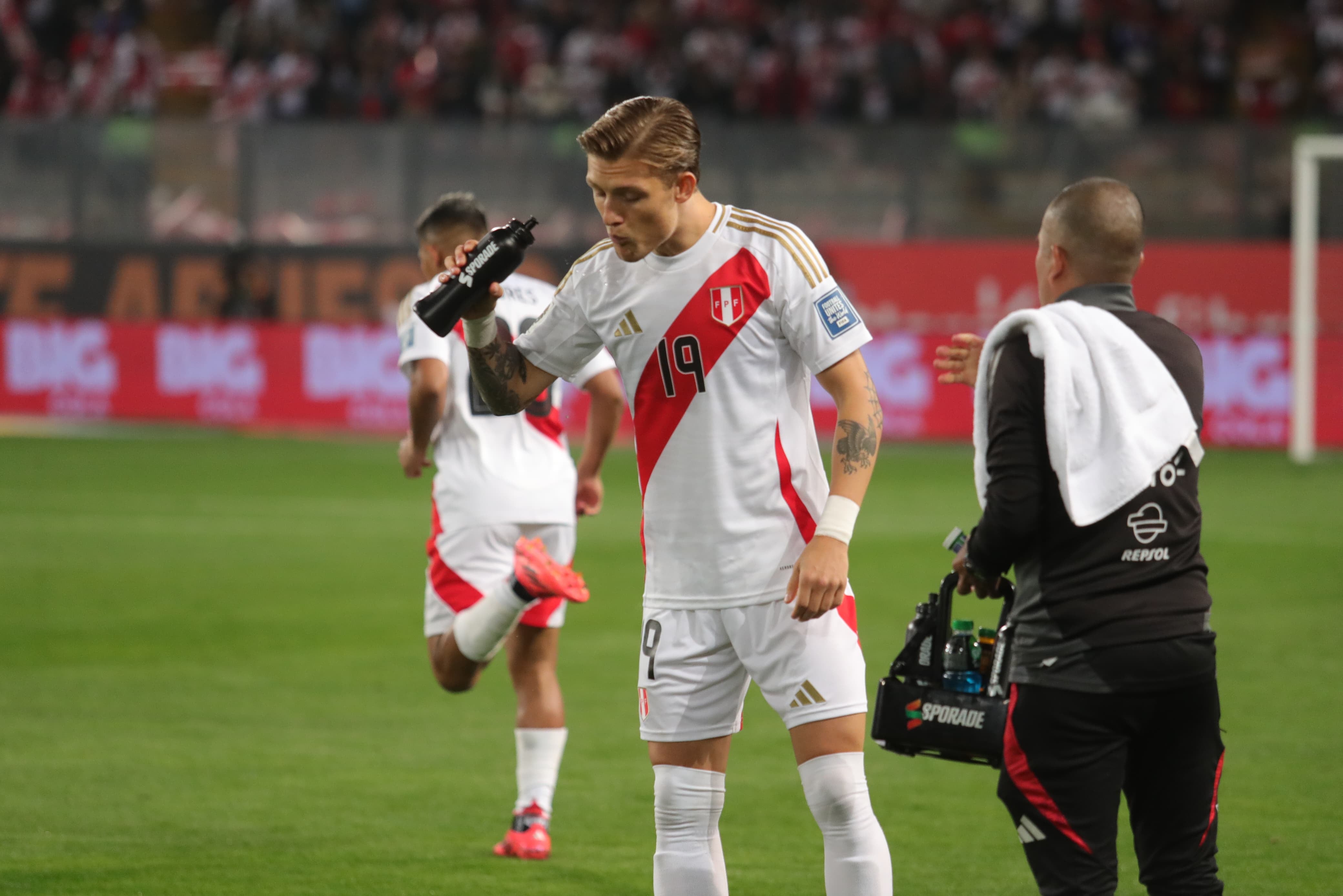 Oliver Sonne cumplió diferentes labores tácticas ante Uruguay (@gec)