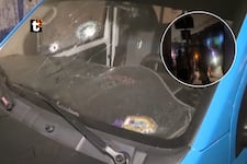 ¡Terror en SJL! Delincuentes balean colectivo con pasajeros a bordo y dejan nota extorsiva