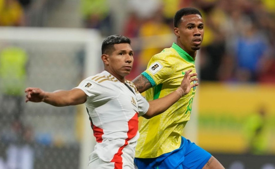 Dolorosa caída para un ilusionado Perú. (Agencias)