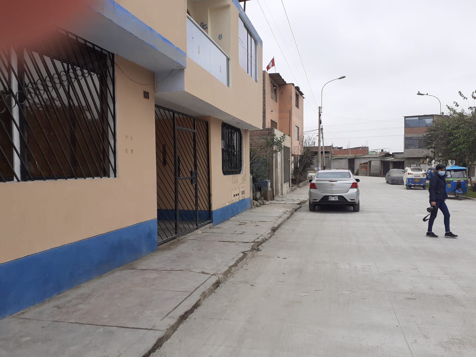 El vigilante particular Youssef Julio Hinojosa Barzola (38) arremetió a balazos a su expareja, a quien hirió de gravedad de dos balazos en el abdomen, en Villa María del Triunfo. (foto: TROME)