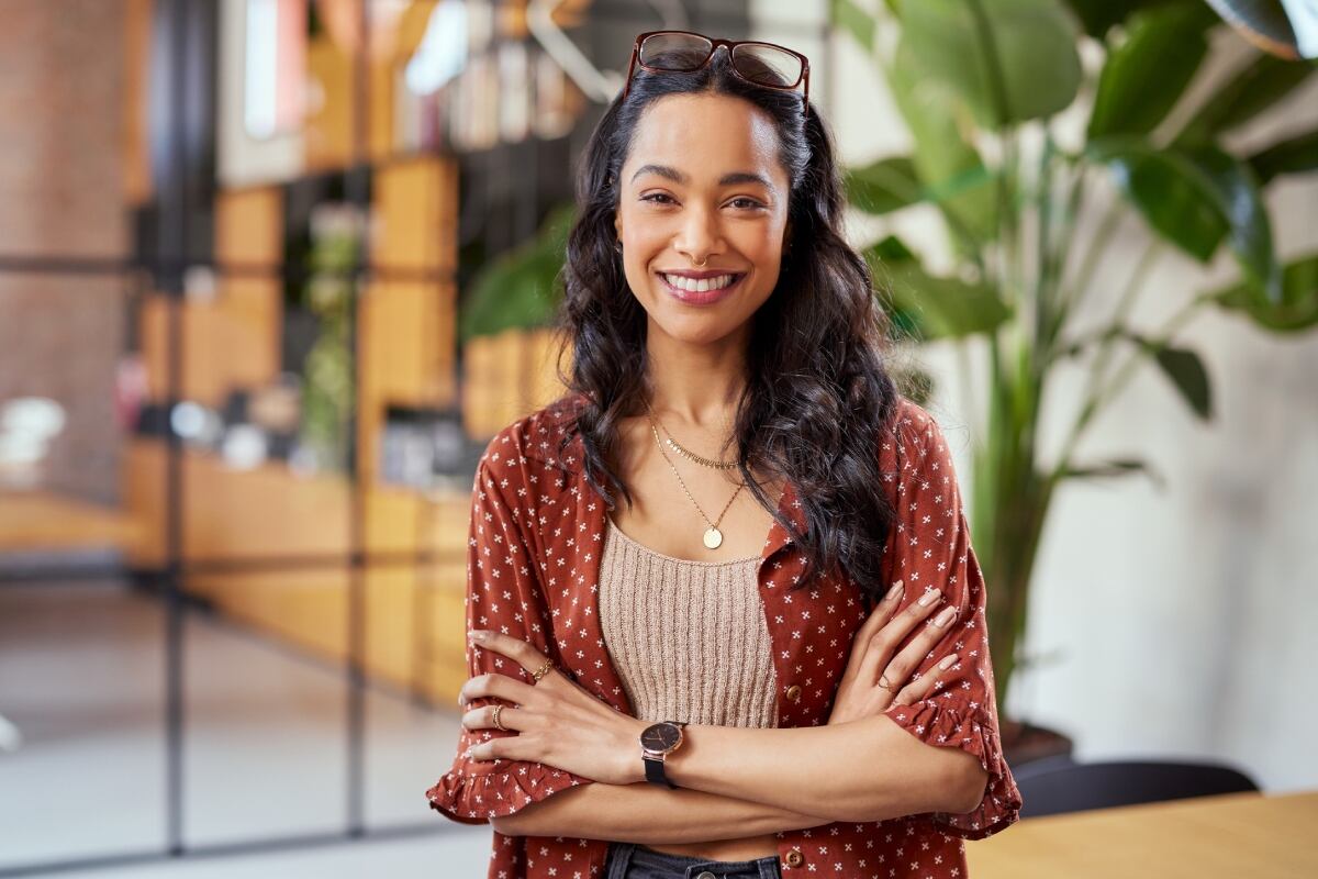 Tener una autoestima sana te ayudará a sostenerte en momentos difíciles. Lee la columna de la psicóloga Juliana Sequera. Foto: Istock.