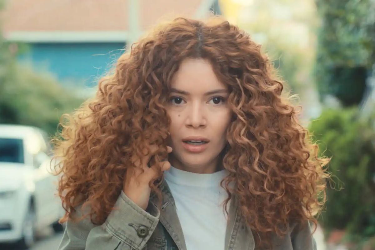 Sirin de "Mujer" en una de las escenas de la telenovela turca (Foto: Fox Turquía)