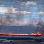 ¡Infierno en el lago Titicaca! Voraz incendio arrasa totorales y amenaza las islas flotantes de Los Uros en Puno