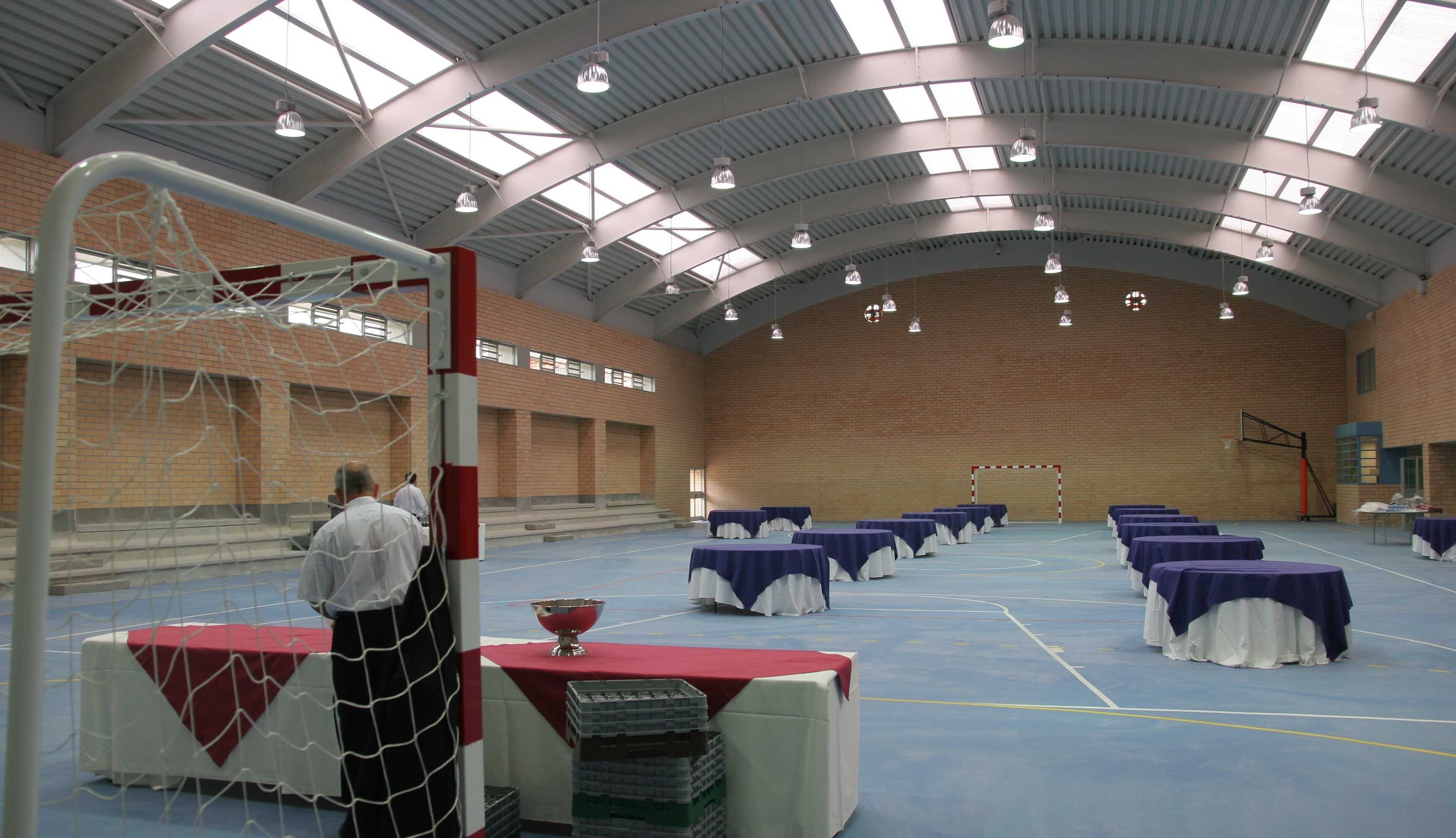 Polideportivo de la prisión de Dani Alves, al que seguramente no acudirá por privacidad (Foto: José María Alguersuari / La Vanguardia)