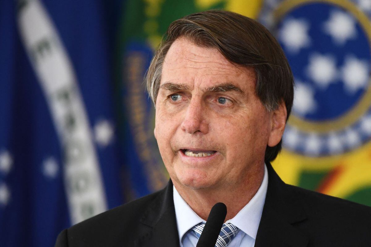 El presidente de Brasil, Jair Bolsonaro, quien minimiza la gravedad del coronavirus covid-19, afirmó este miércoles que su Gobierno ha sido “incansable” y “un ejemplo para todo el mundo” en combatir la pandemia. (Foto: EVARISTO SA / AFP).