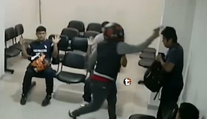 ¡Terror en centro médico de SMP! Hampones golpean a pacientes con pistola durante brutal asalto