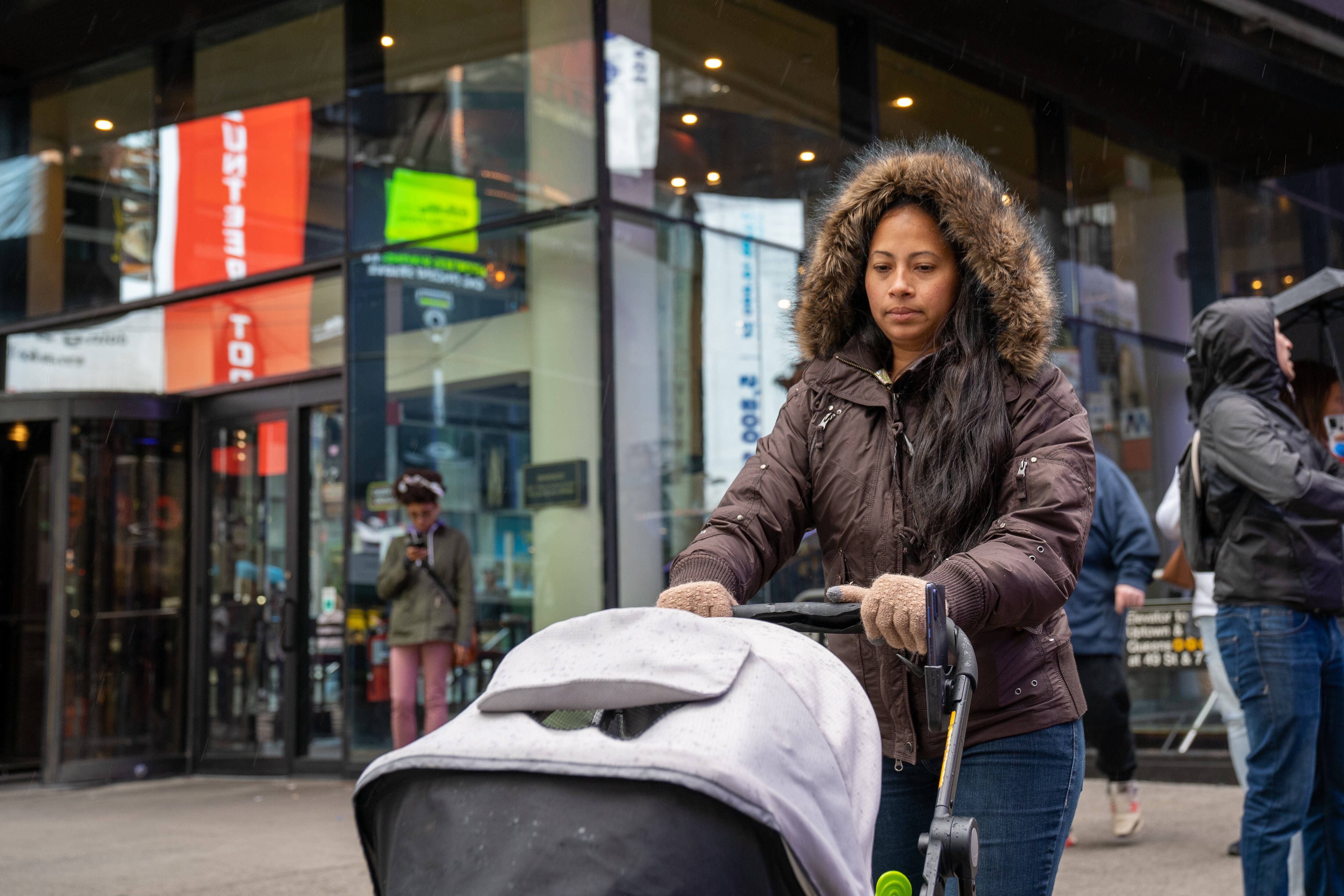 Millones pugnan por una Green Card para tener estatus legal en Estados Unidos (Foto: EFE)