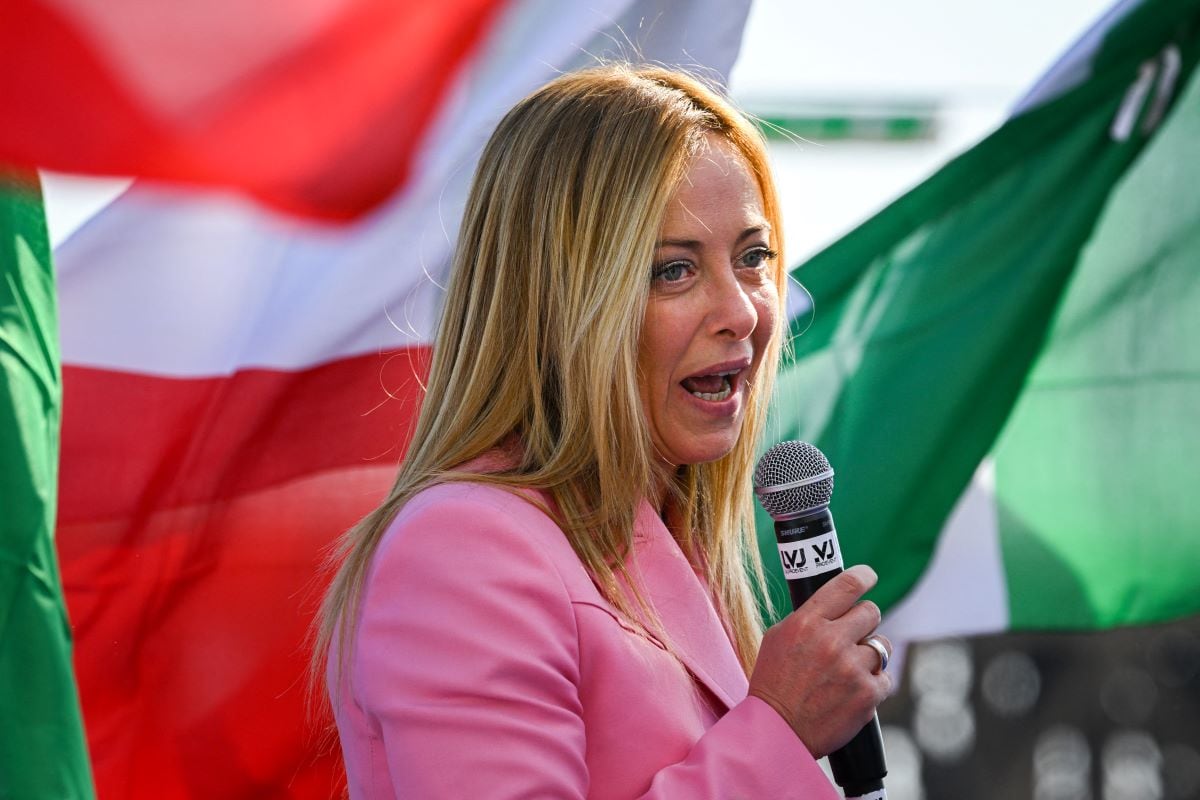 La líder del partido italiano de extrema derecha "Fratelli d'Italia" (Hermanos de Italia), Giorgia Meloni, pronuncia un discurso el 23 de septiembre de 2022. (Andreas SOLARO / AFP).