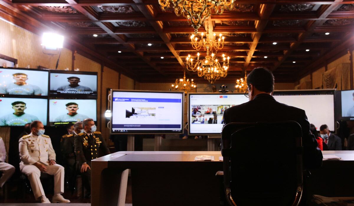 Venezuela juzgará a dos estadounidenses presuntamente capturados durante un fallido ataque marítimo. por mercenarios, dijo el presidente Nicolás Maduro. (Foto: AFP/Marcelo García/Presidencia venezolana)