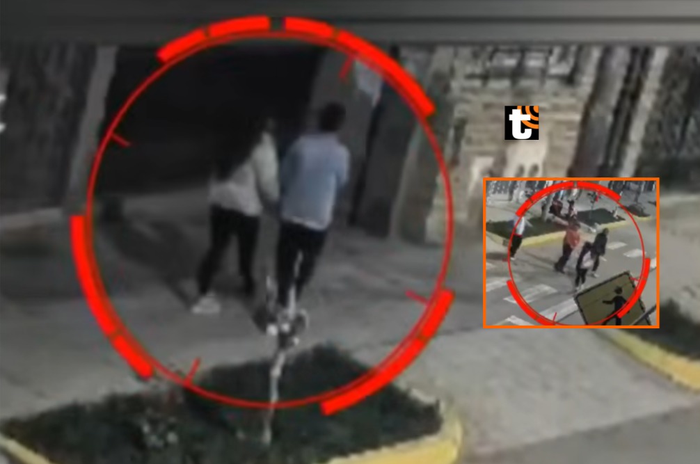 Delincuentes asaltaron a pareja en El Agustino y cámara captó el atraco.