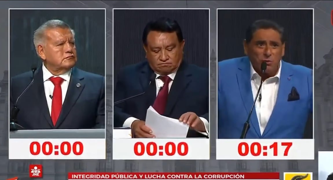 Carlos Álvarez realizó imitación de César Acuña durante debate presidencial. (Captura Tv Perú)