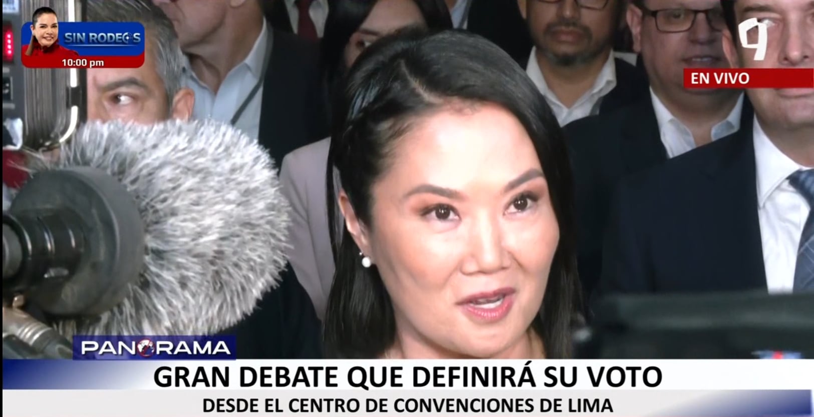 Keiko Fujimori da declaraciones antes del debate.