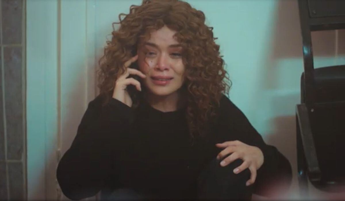 Sirin llama desesperada a su padre y le dice que es el único que puede ayudarla. (Foto: Fox Turquía)