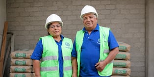 Con trabajo constante, visión de negocio y una buena atención al cliente, esta pareja logró transformar una pequeña ferretería en un emprendimiento exitoso. Foto: Jesús Saucedo / Trome.