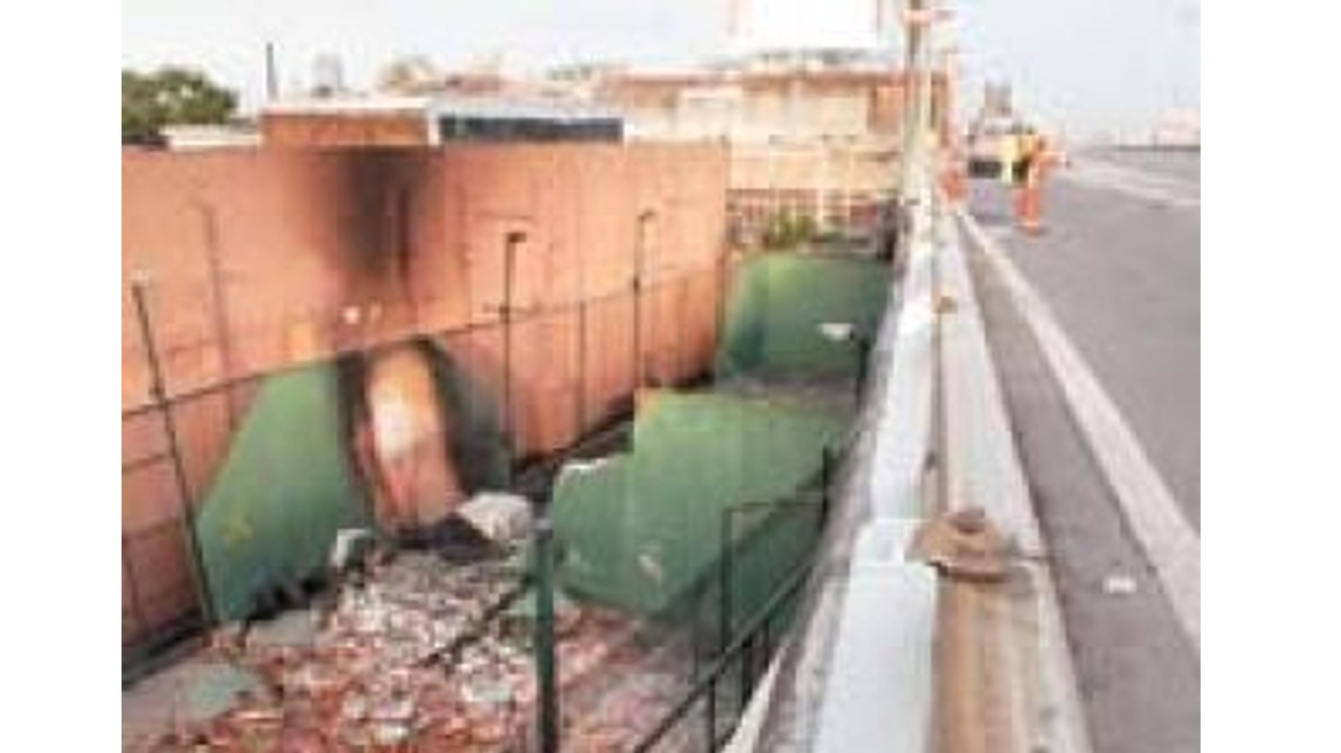 Autopista 25 de Mayo, en el sur de la capital argentina. En esta canchita de futsal cayó la miniván con Néctar que luego explotó.
