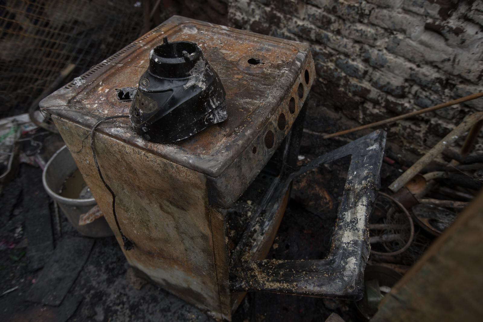 Incendió dejó sin casa a seis familias. | Foto: Andrés Paredes / Diario Trome