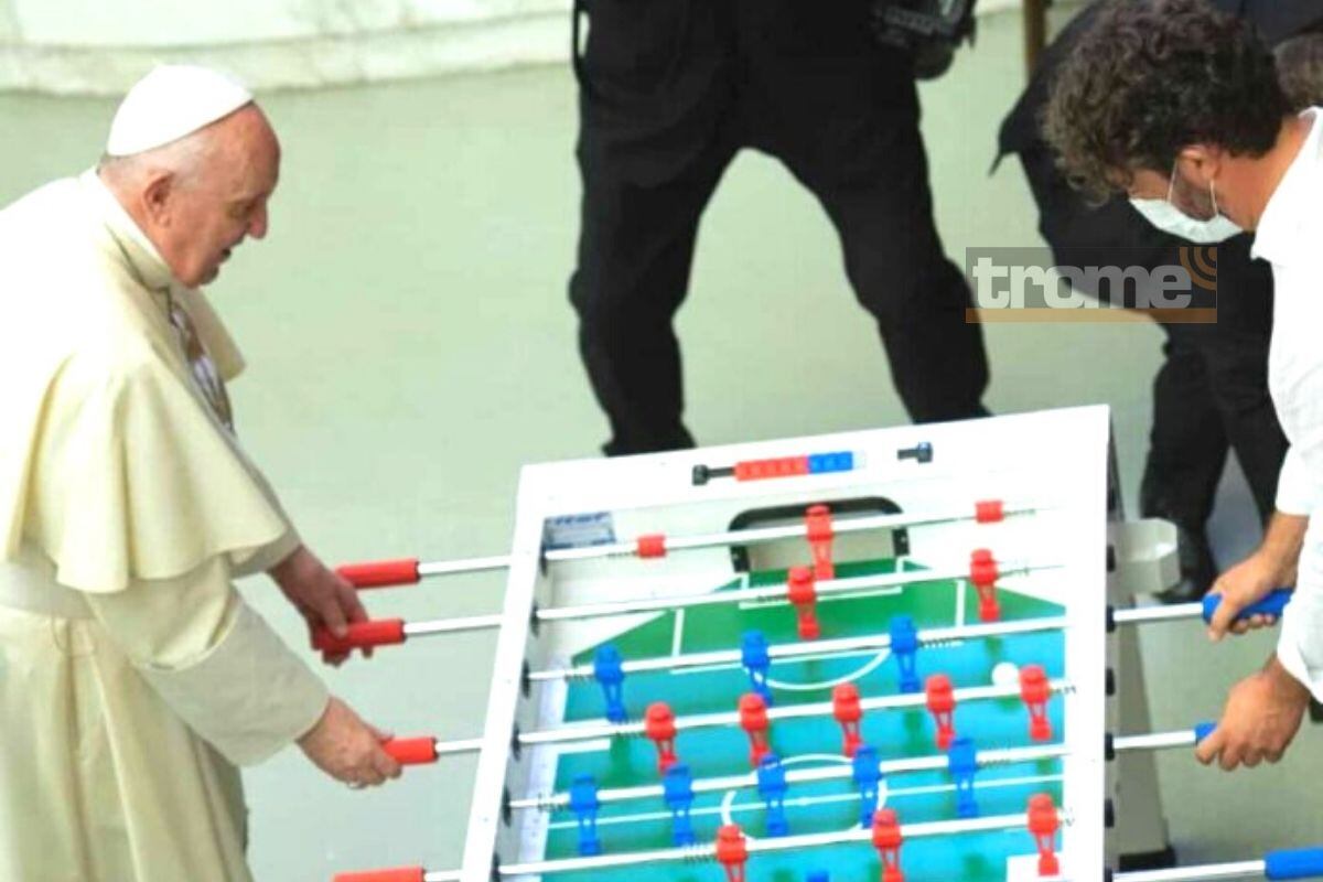 Papa Francisco no resistió la tentación (Foto: Twitter)