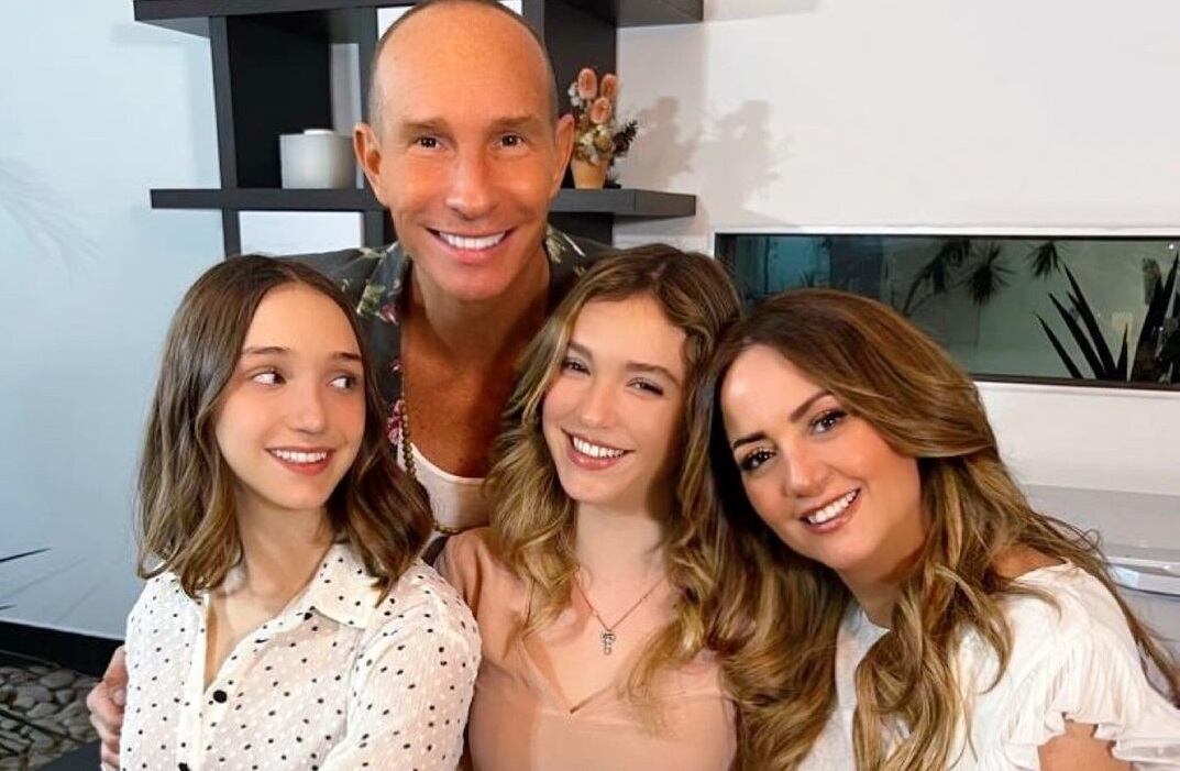 La familia -con las dos hijas- que formaron (Foto: Andrea Legarreta / Instagram)