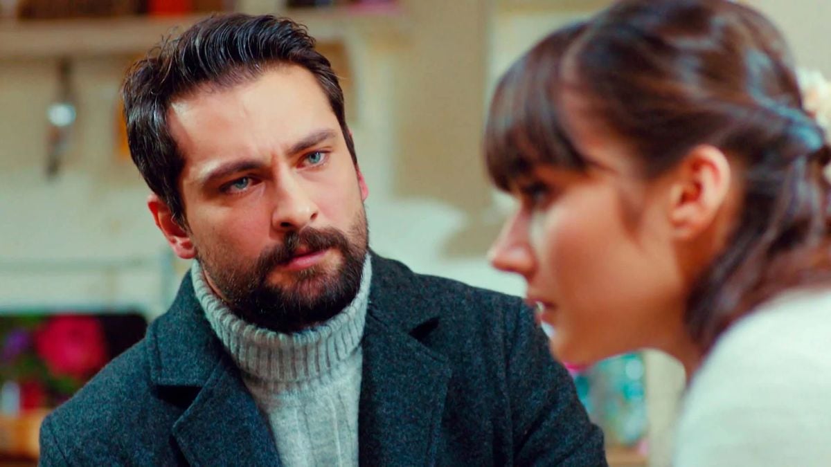 Alihan no consigue que Zeynep lo escuche (Foto: Med Yapim)