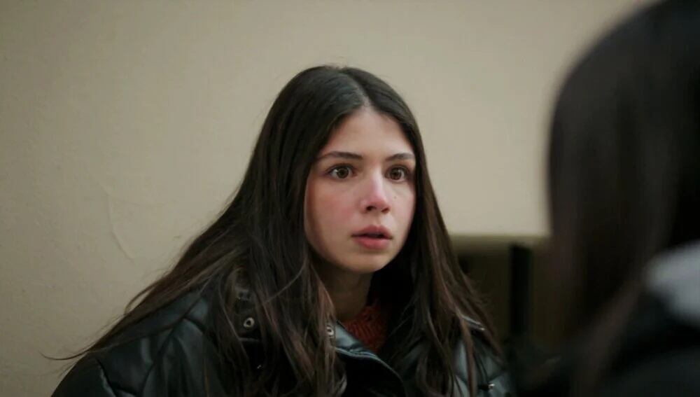 Tügce se junta con malas compañías a espaldas de Eren en "Secretos de familia" (Foto: Ay Yapım)