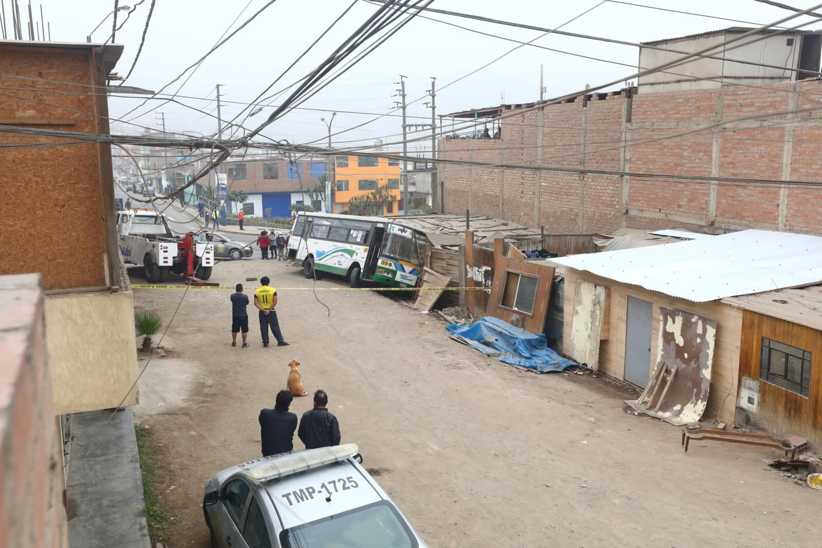 Bus terminó empotrado en la vivienda. | Foto: Gonzalo Córdova