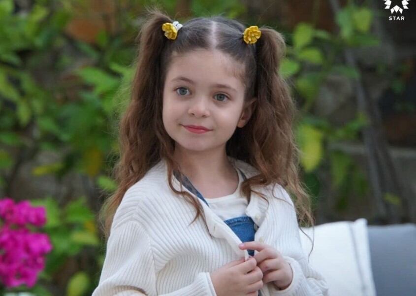 Beren Gençalp interpreta a Melek Efeoğlu en La hija del embajador (Foto: Medyapım / MF Yapım)