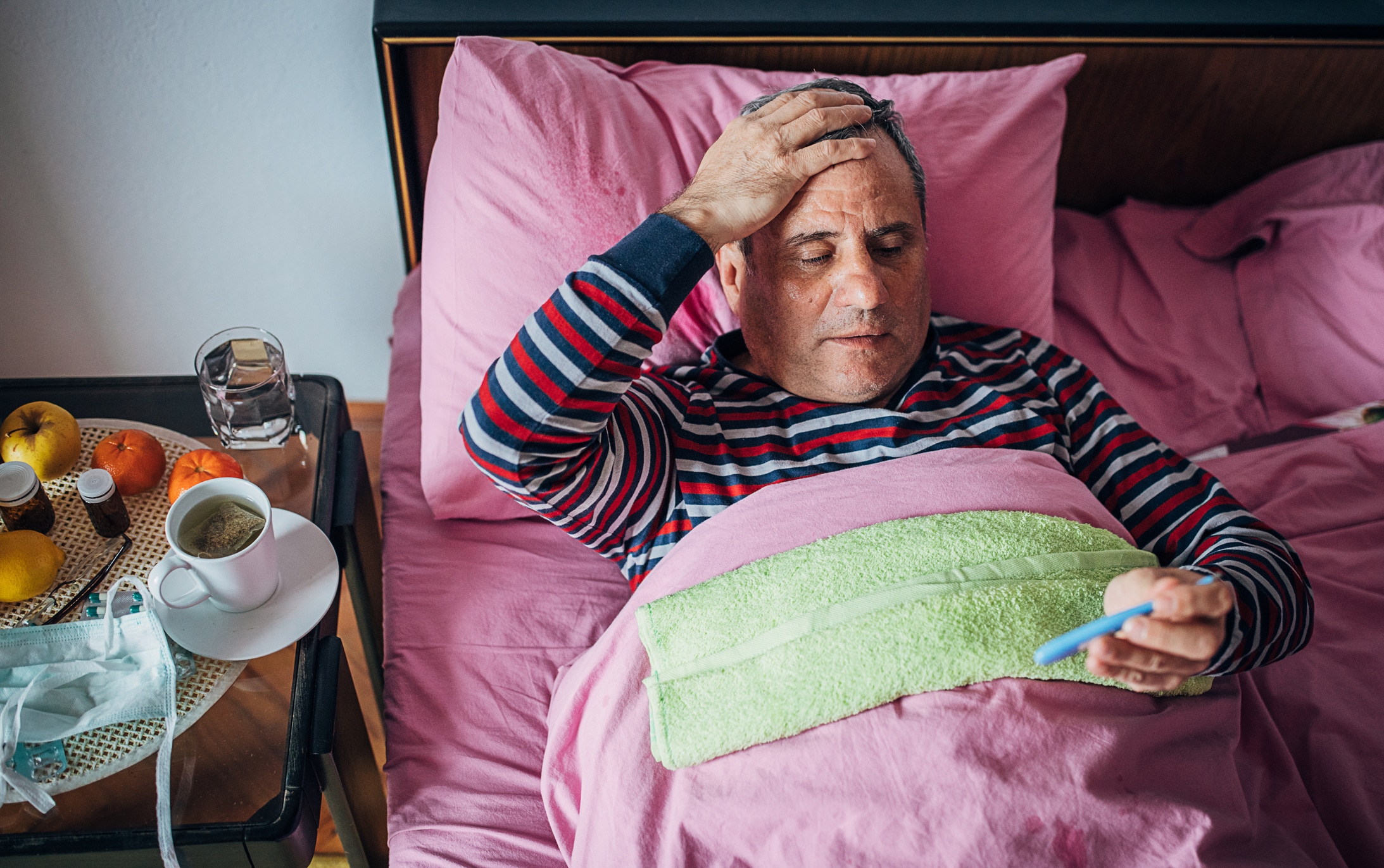 Con los años, la testosterona disminuye gradualmente en los hombres. Este cambio puede influir en la masa muscular, la energía, el metabolismo y el bienestar en general. Foto: Istock
