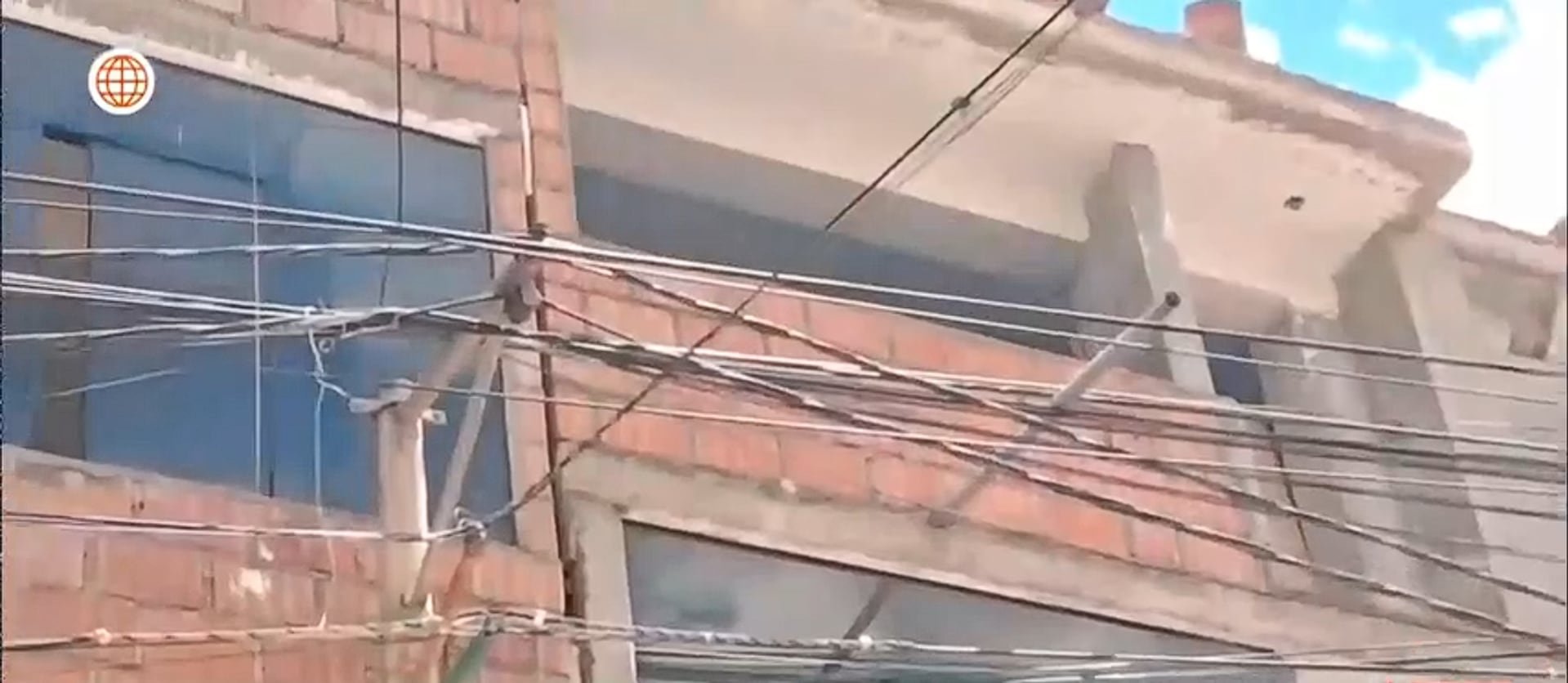 Obreros fallecen luego de una descarga. (Fuente: América Noticias)