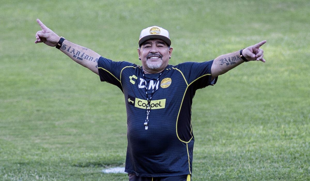 Diego Maradona murió a los 60 años en su casa de Tigre en Argentina.