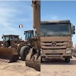 ¡Pondrán muro en la frontera! Chile despliega maquinaria militar y excava zanjas cerca del límite con Tacna