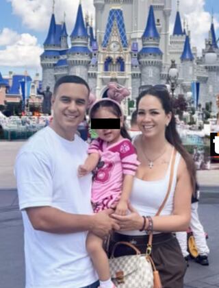 Melissa Klug y Jesús Barco estuvieron en Disney junto con su pequeña hija
