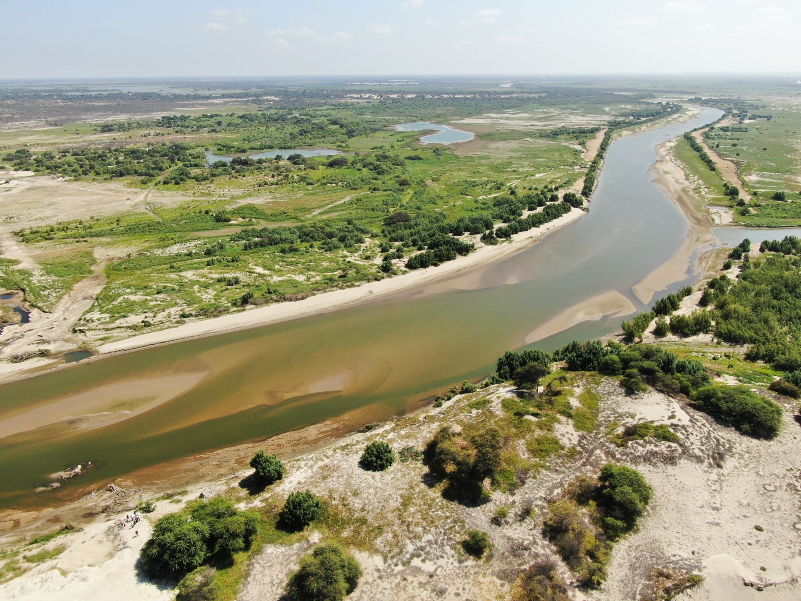 La ANA y la Fundación Romero destinarán hasta S/ 4 millones en maquinaria y combustible para limpiar y descolmatar el río Piura ante el Fenómeno El Niño 2026-2027.