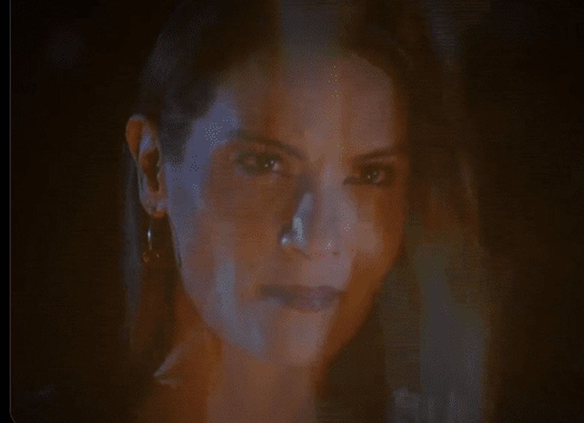 Victoria es descubierta por Peter (Foto: América TV)