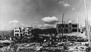 Mundo Escolar: El horror de las bombas atómicas