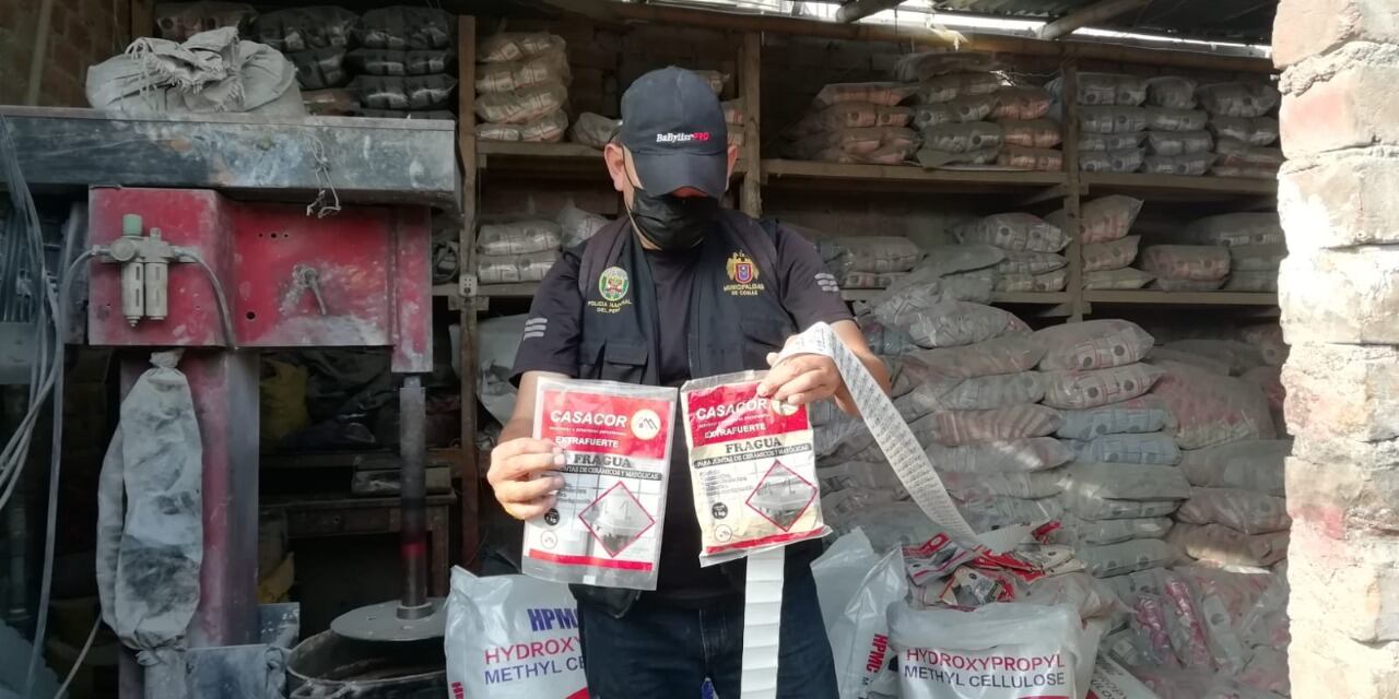 Cemento 'bamba' fue incautado por las autoridades municipales de Comas y la Policía. | Foto: Municipalidad de Comas